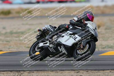 media/Jan-14-2023-SoCal Trackdays (Sat) [[497694156f]]/Turn 4 Set 2 (1030am)/